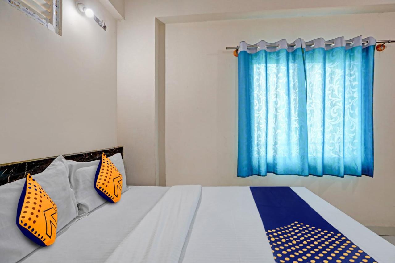 Oyo Hotel C P Residency Мисор Екстериор снимка